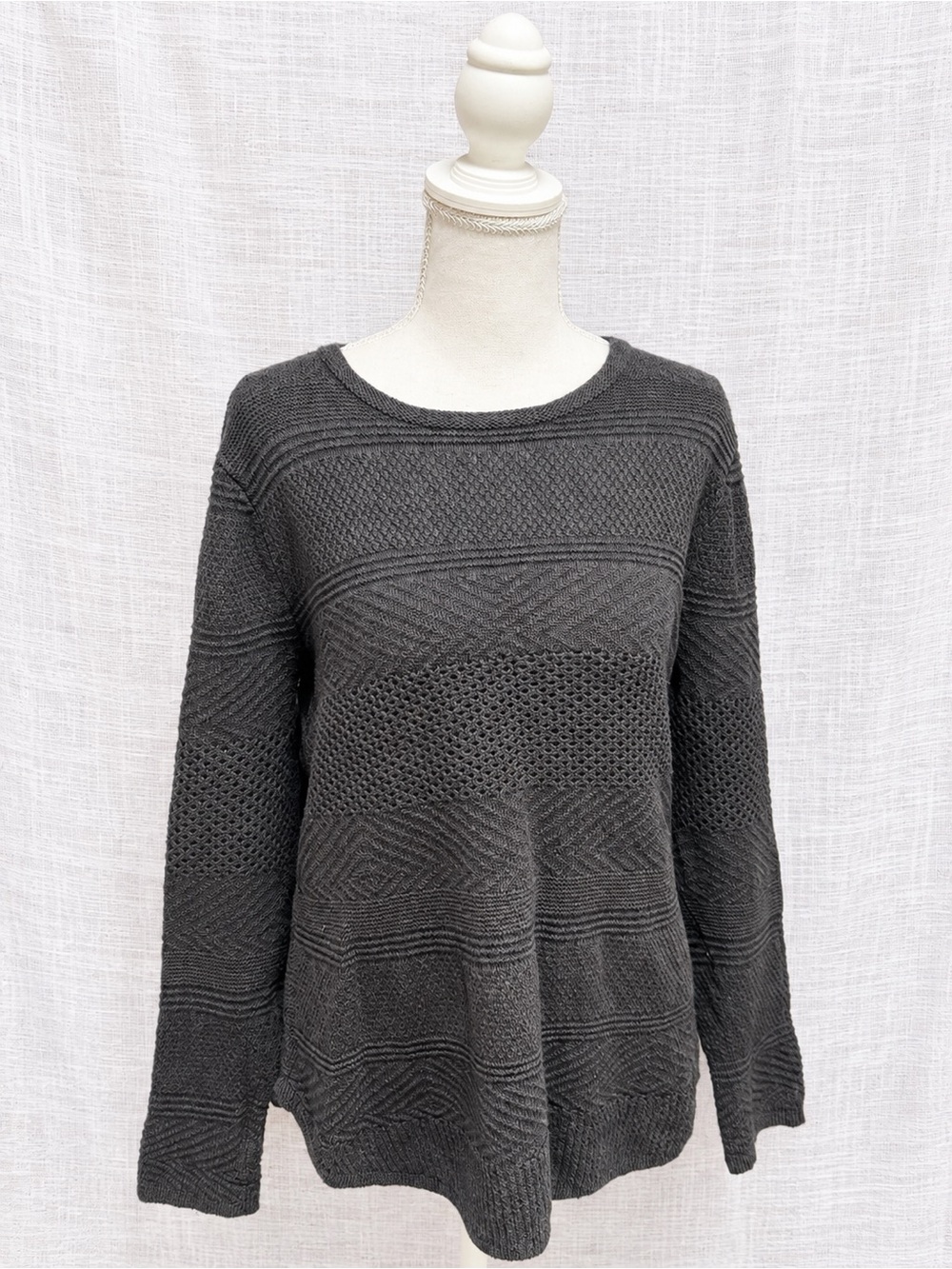 Eight Eight Eight Charcoal Textured Knit 100% Cotton Sweater Women’s M